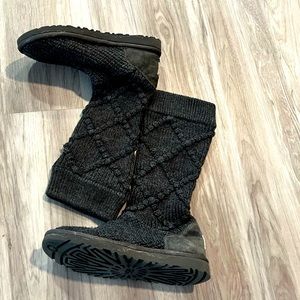 UGG boots size 7/. Like new